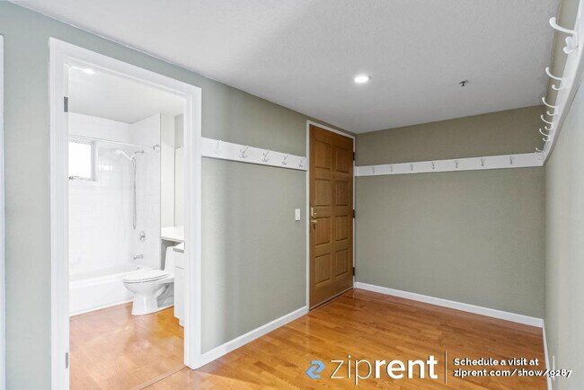 Building Photo - 1301 Quarry Ct