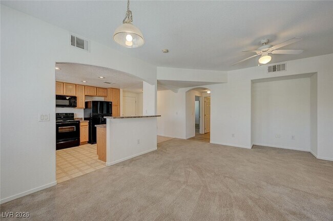 Foto del edificio - 6160 Rumrill St