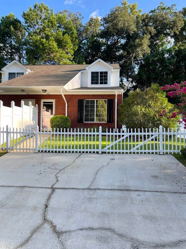 Foto principal - 3322 Argonaut Dr