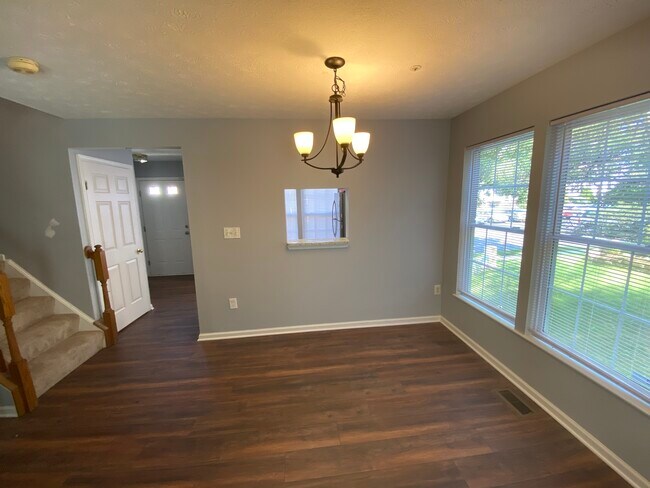 Dining area - 7812 Foxfarm Ln