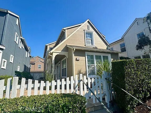 Primary Photo - 6 Evergreen Rd