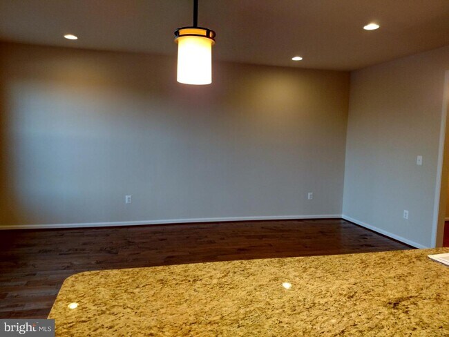 Building Photo - 6623 Bartrams Forest Ln