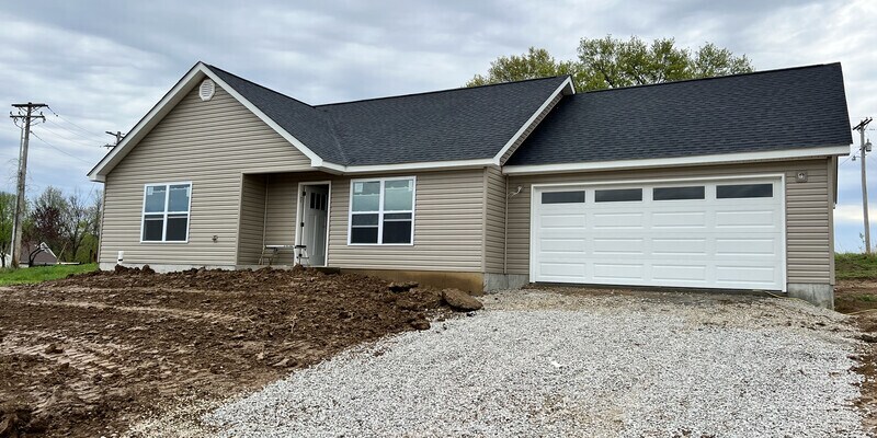 Primary Photo - 916 Lakeway Drive