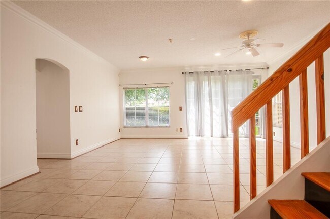 Foto del edificio - 170 NW 207th Way