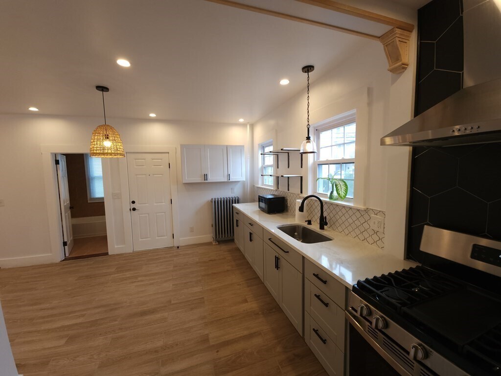 29 Smith St Unit 1, Taunton, MA 02780 Room for Rent in Taunton, MA