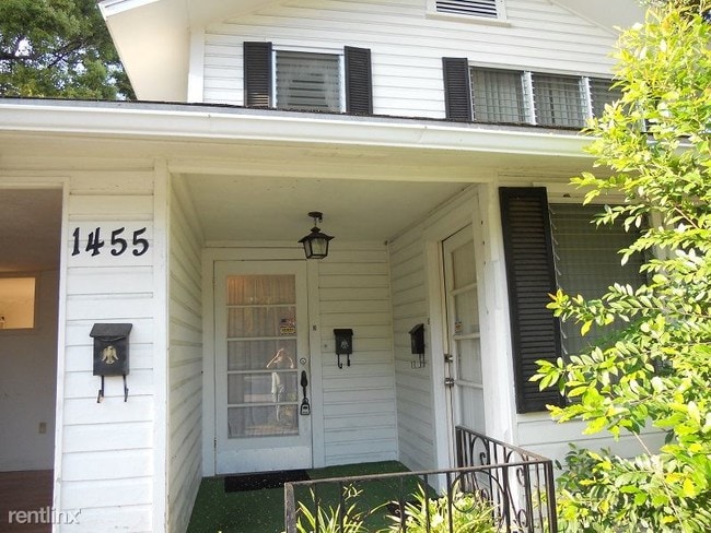 Foto del edificio - 1455 Laura St