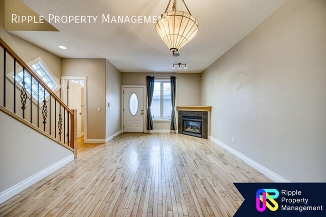 Building Photo - Modern 2 Beds, 2.5 Baths Townhouse | No Pe...