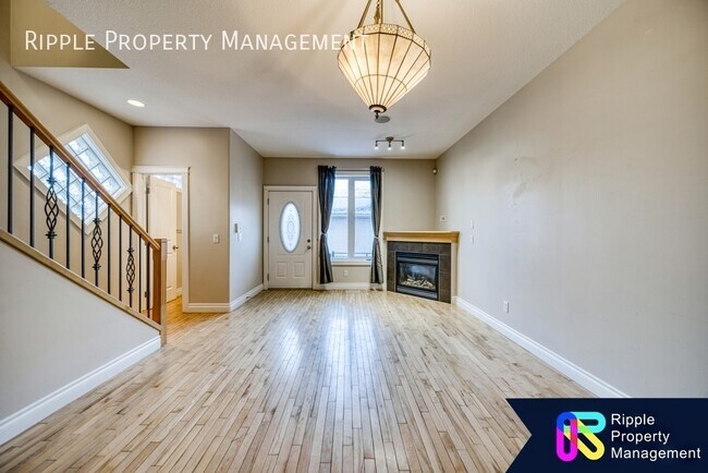 Photo du bâtiment - Modern 2 Beds, 2.5 Baths Townhouse | No Pe...