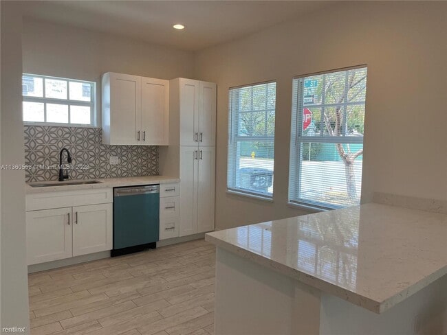 Building Photo - 3 br, 2 bath House - 431 N K St # 1