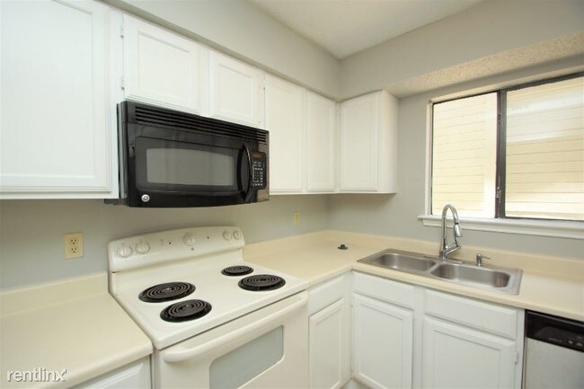 Foto del edificio - 2 br, 2.5 bath House - 9606 Woodvale Dr