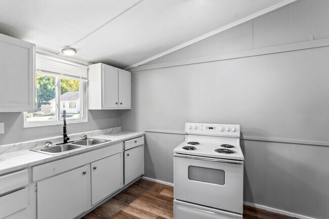 Foto del edificio - Affordable Comfort in Independence — 1-Bed...