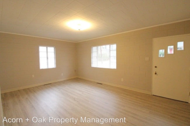 Building Photo - 2 br, 1 bath House - 3711 Crabtree Avenue