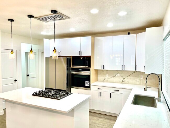 Foto del edificio - 3288 N 200 W