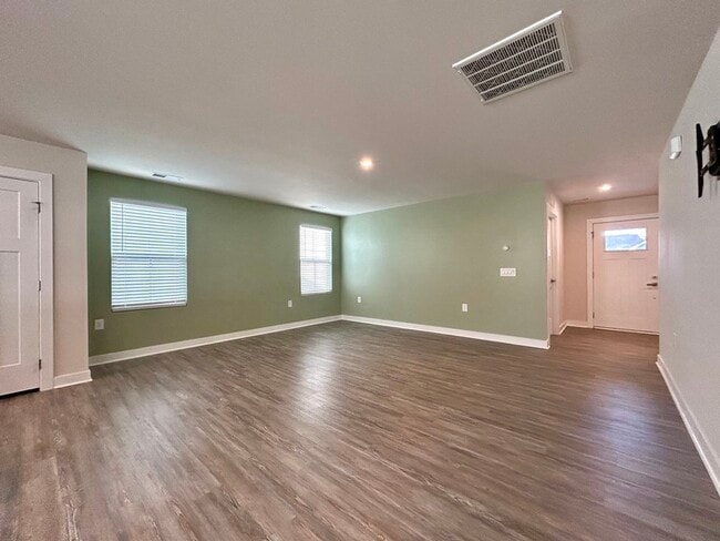 Foto del edificio - 5427 Hughesdale Dr