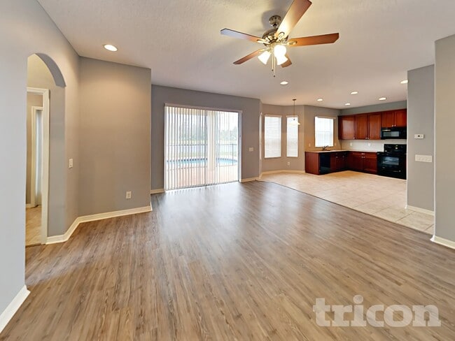 Foto del edificio - 9540 Baton Rouge Ln