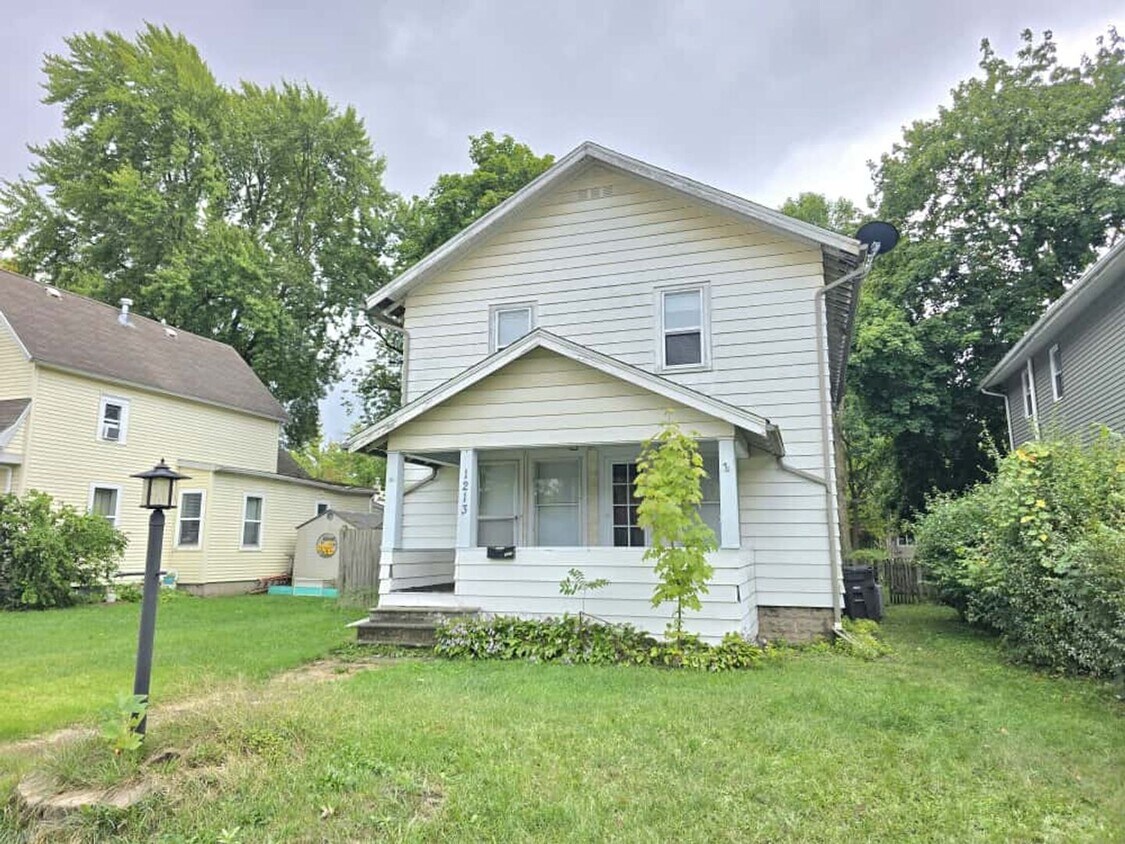 Primary Photo - 1213 W Lexington Ave