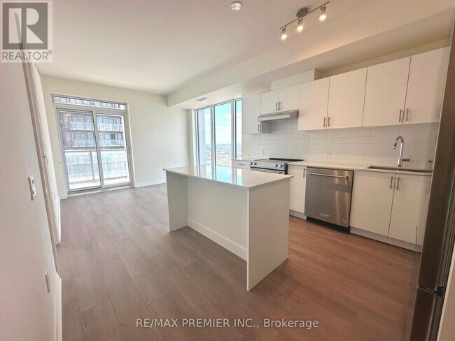 Photo du bâtiment - 8960-8960 Jane St