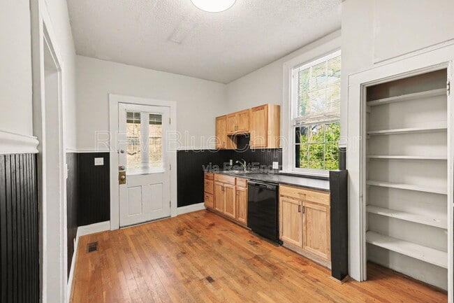 Photo - 2220 Salvador St House