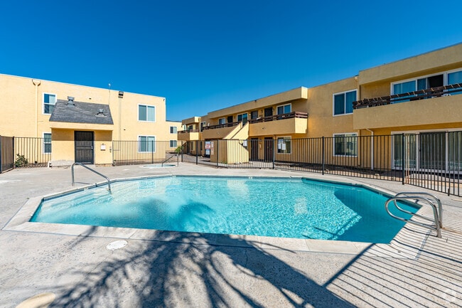 Building Photo - Date Palms