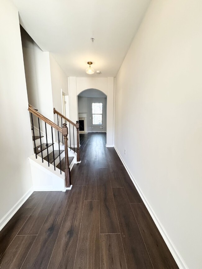 Foto del edificio - Freshly Painted, Move-In Ready Townhome in...