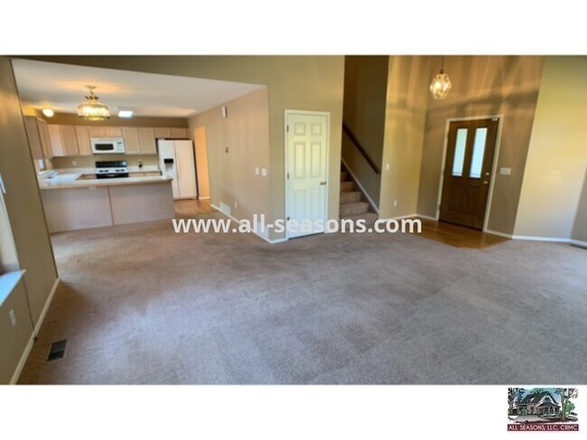 Building Photo - Corner Lot 4 Bedroom Home For Rent!