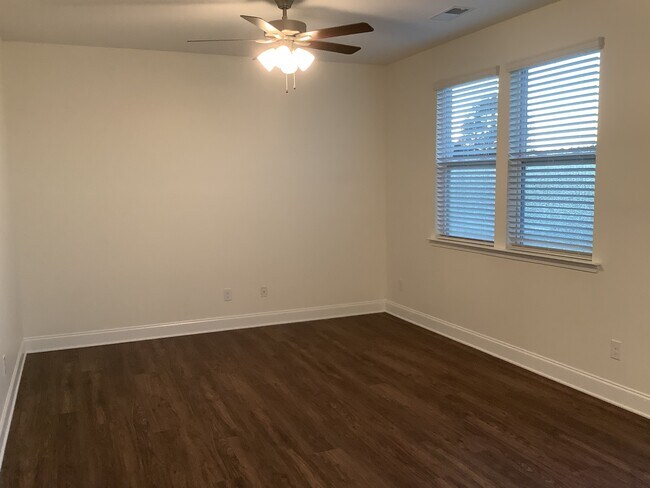 Building Photo - 164 Twin River Drive
