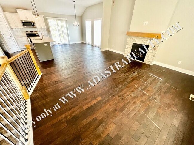 Foto del edificio - Beautiful Home in Independence-Coming SOON!!