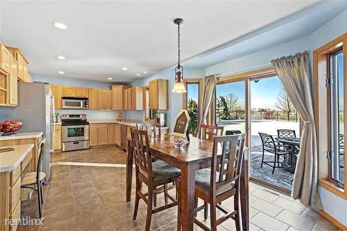 Foto principal - 4 br, 2.5 bath House - 426 Augusta Drive