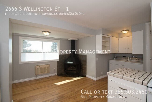 Building Photo - Beautiful 3 bed duplex with large yard!