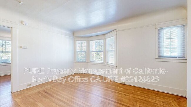 Building Photo - 422 Humboldt St