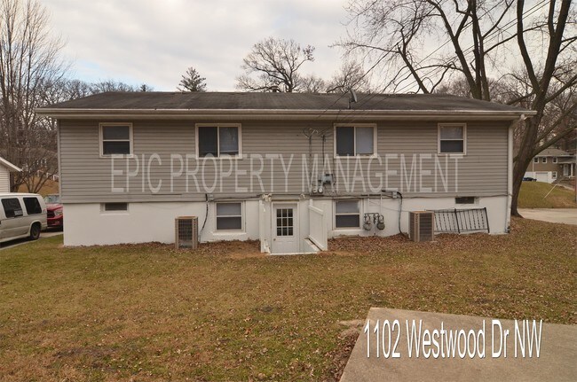 Building Photo - 1102 Westwood Dr NW