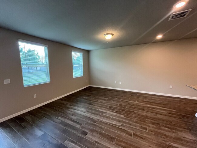 Building Photo - 2443 Sweet Viburnum Wy