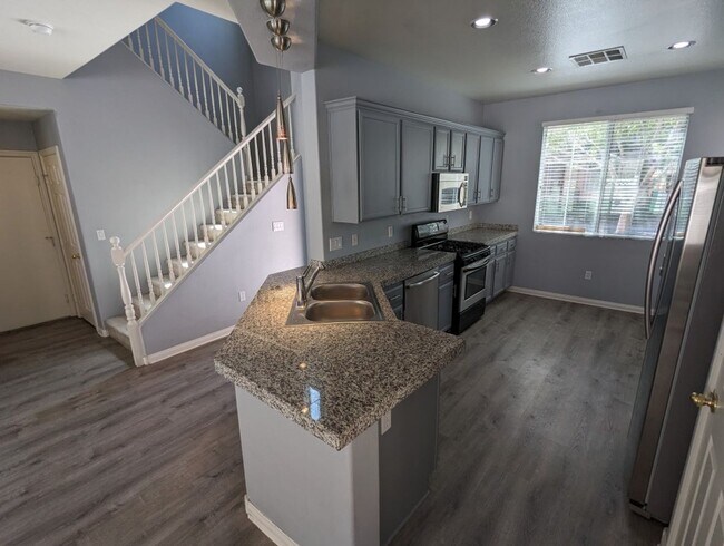 Building Photo - 7608 French Springs St