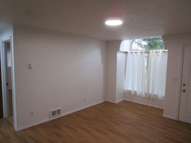 Foto del edificio - 103 NW Ivy St