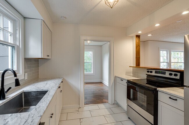 Foto del edificio - 203 N Seminole Dr