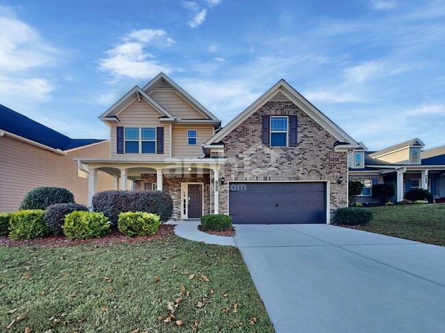 Building Photo - 1522 Balvaird Dr SE