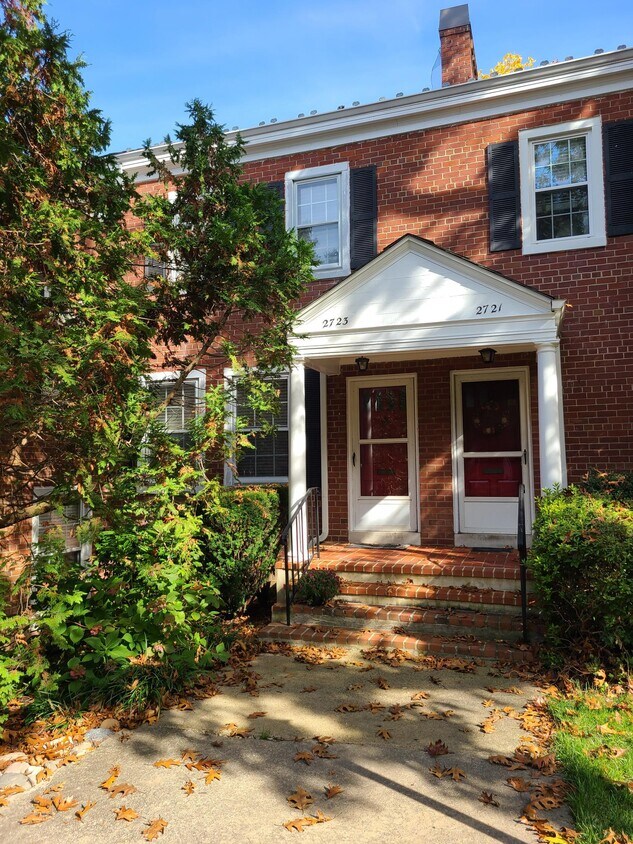 2723 S Buchanan St Unit None, Arlington, VA 22206 Condo for Rent in