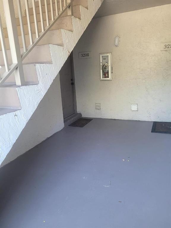 Foto del edificio - 3208 Coral Lake Ln