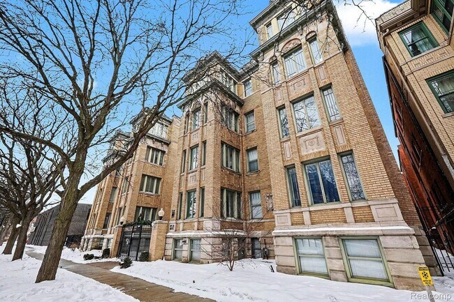 Foto del edificio - 120 Seward Ave