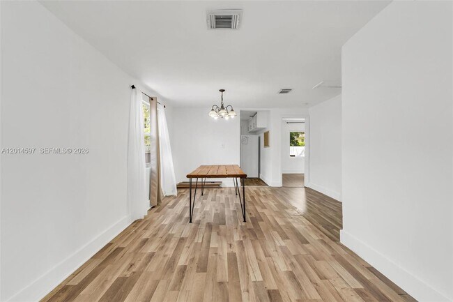 Foto del edificio - 1463 NW 70th St