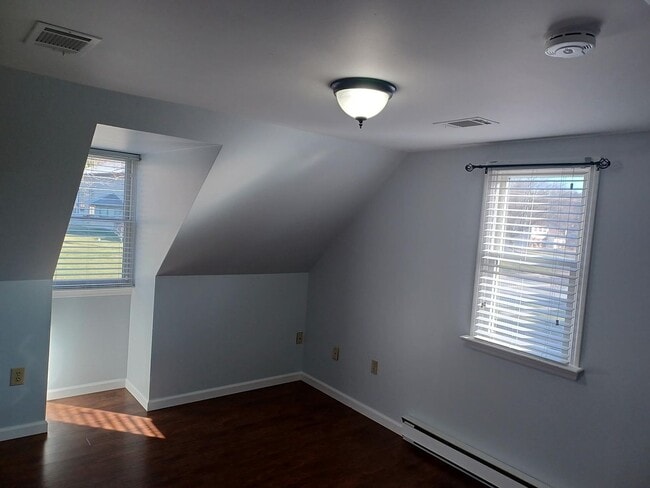 Building Photo - 346 Delp Rd
