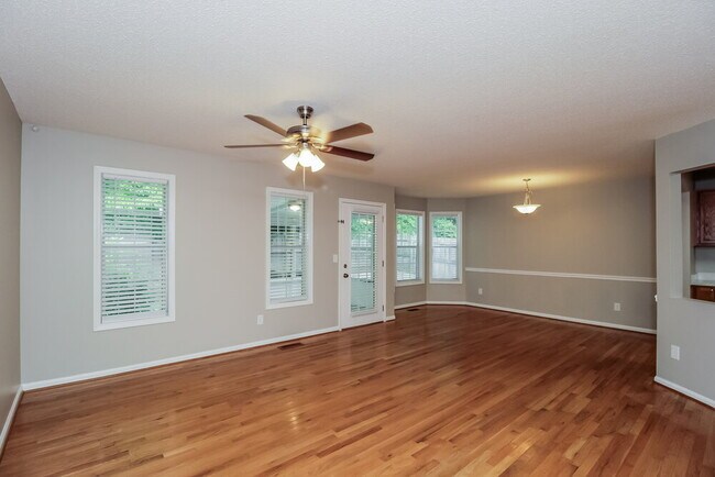 Building Photo - 426 Ivy Crest Dr