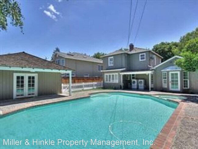 Building Photo - 3 br, 2 bath House - 1901 University Avenue