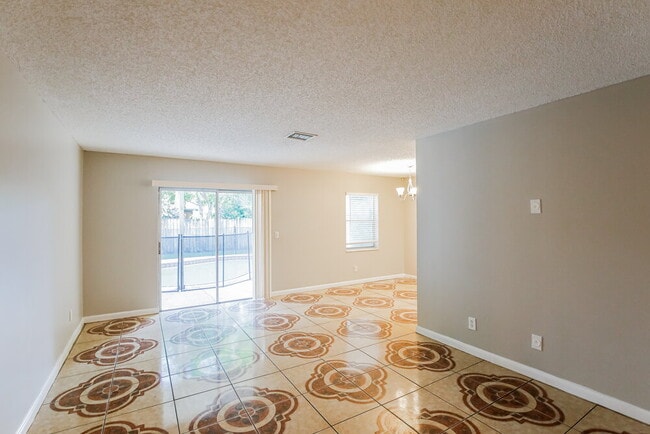 Building Photo - 1162 Fernlea Dr