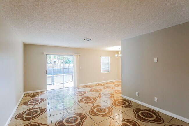 Foto del edificio - 1162 Fernlea Dr