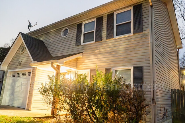 Photo - 1700 Woodpointe Dr House