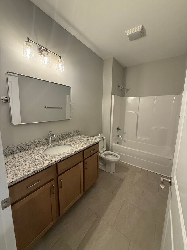 Foto del edificio - For Lease – Spacious Townhome in Hixson