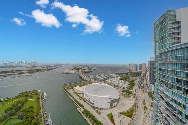 Foto del edificio - 900 Biscayne Blvd