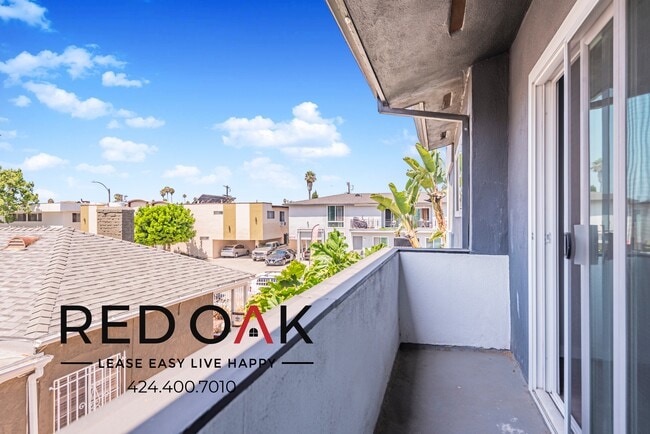 Building Photo - 1942 S Garth Ave