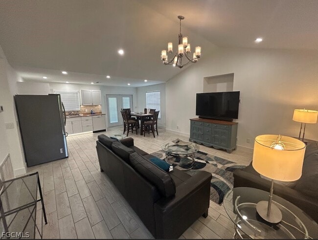 Foto del edificio - 18464 Iris Rd